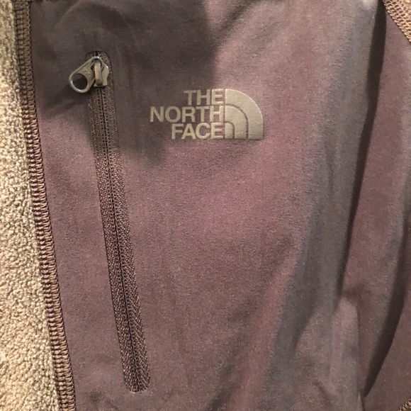 North Face 1/4 zip Sweatshirt - Picture 2 of 4